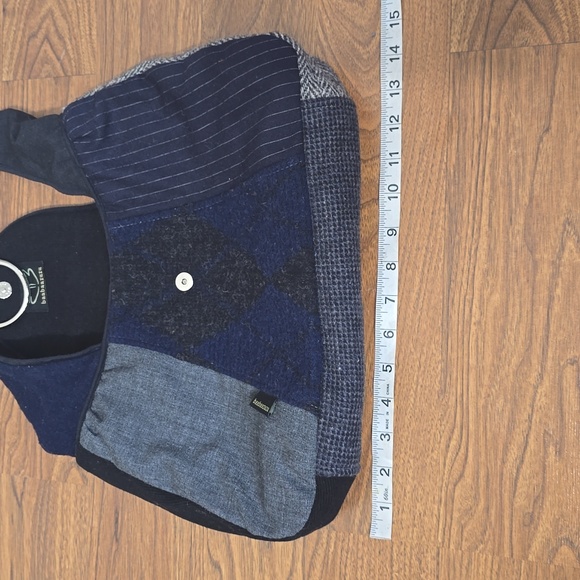 BAABAAZUZU Wool Upcycle Bag - Picture 7 of 9